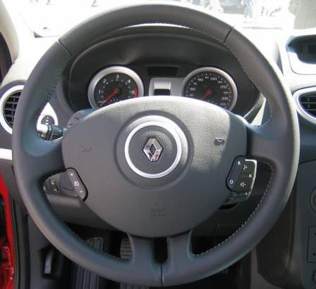 VOLANT CLIO 3